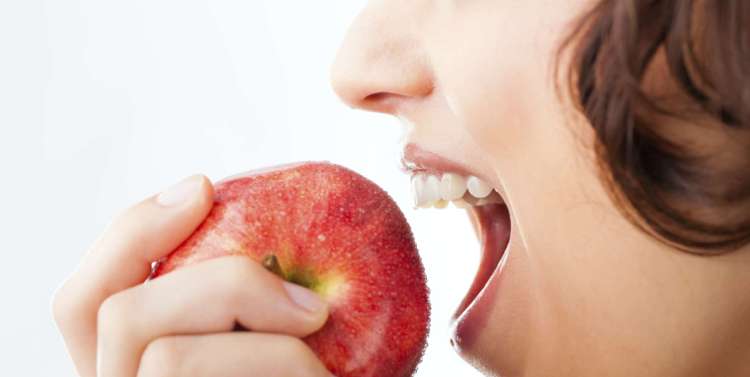 beneficios-de-comer-una-manzana-al-día